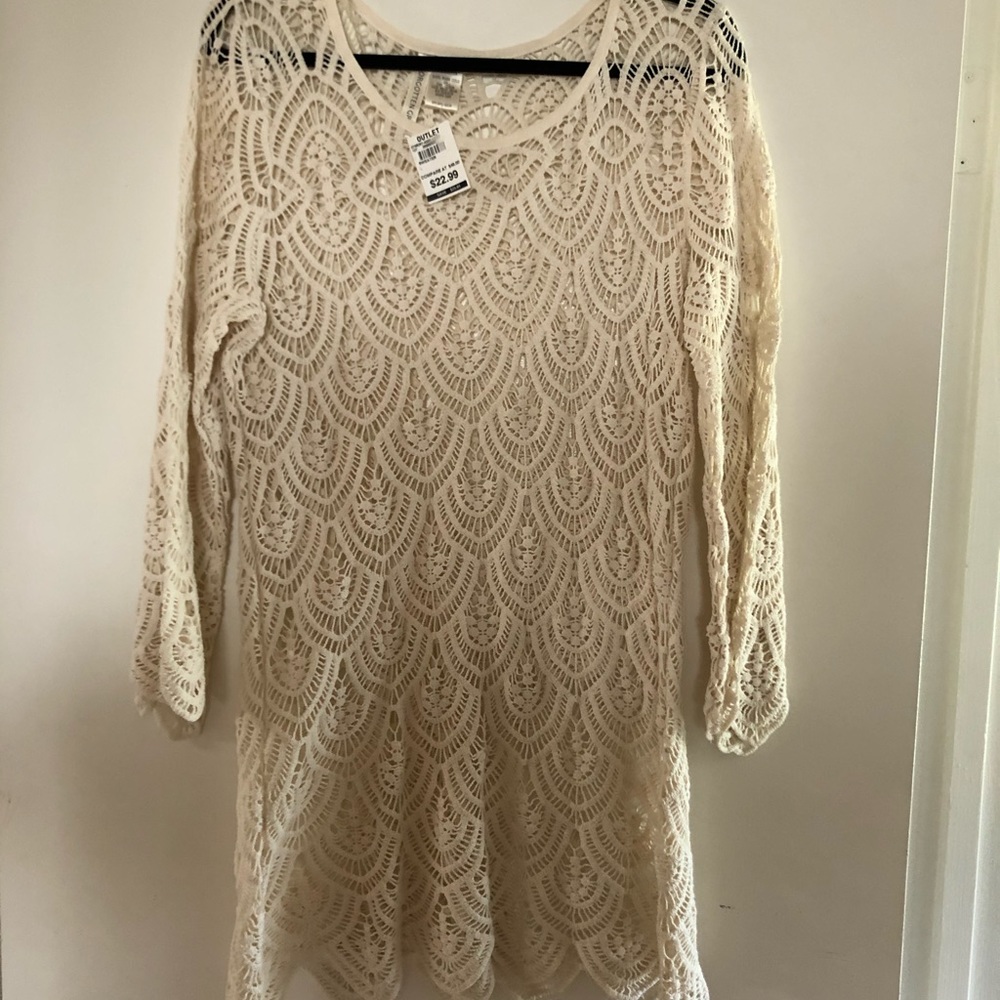 Lace/crochet long top
